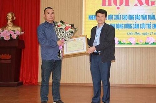 Biểu dương công dân dũng cảm cứu sống 2 cháu bé bị đuối nước