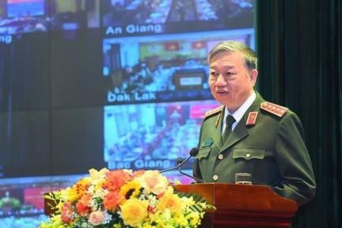 Không ngừng nâng cao chất lượng cung cấp dịch vụ công trực tuyến của ngành Công an
