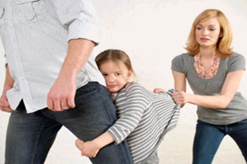 Vợ cũ tái hôn, tôi giành lại quyền nuôi con được không?