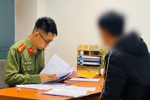Hà Nội: Xử phạt hành vi 'Báo chốt' Cảnh sát giao thông làm nhiệm vụ