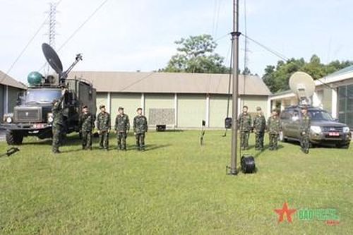 'Ba cùng' với chiến sĩ