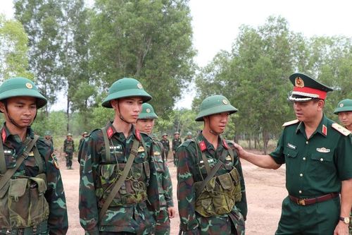 Làm tốt công tác dân vận, gắn chặt tình cảm quân dân