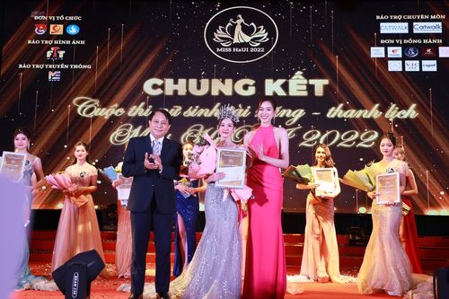Lộ diện Hoa khôi Trường ĐH Công nghiệp Hà Nội