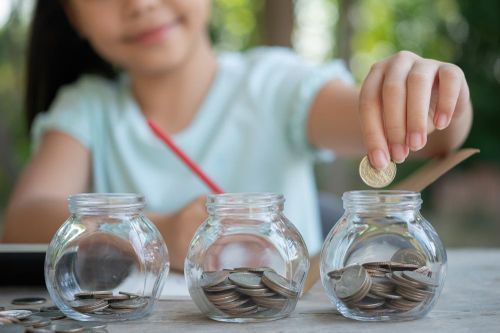 Cách đơn giản dạy trẻ tiết kiệm ngay từ nhỏ