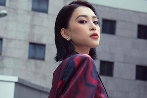 Sao Việt: Hoa hậu Tiểu Vy thần thái sang chảnh, Cao Thái Hà hóa cô thư ký xinh đẹp