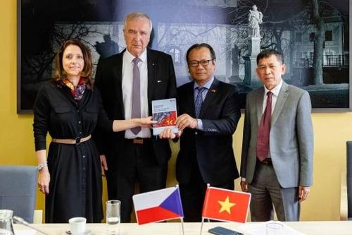 Việt Nam-Czech thúc đẩy hợp tác trong lĩnh vực giáo dục đào tạo, văn hóa và du lịch