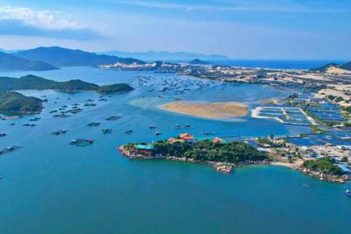 Khu kinh tế Vân Phong là trung tâm dịch vụ du lịch và vui chơi giải trí tổng hợp cao cấp