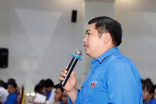 Chủ tịch UBND tỉnh Tiền Giang đối thoại với thanh niên về giải quyết việc làm, đào tạo nghề