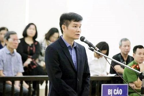Hoãn phiên tòa xét xử 'tiến sĩ dạy làm giàu'