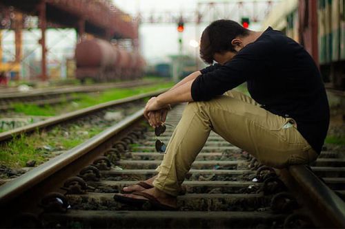 Đối xử tệ bạc với con trai nhiều năm, bố chết lặng ngày xét nghiệm ADN