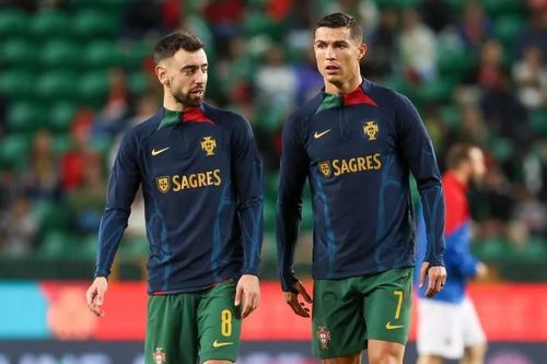 Bruno Fernandes bật lại Ronaldo, tuyển Bồ Đào Nha dậy sóng