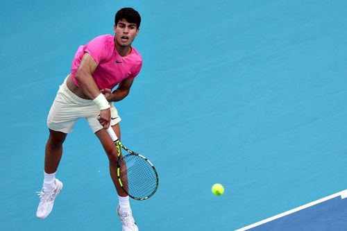 Đòi nợ Tommy Paul, Carlos Alcaraz vào tứ kết Miami Open