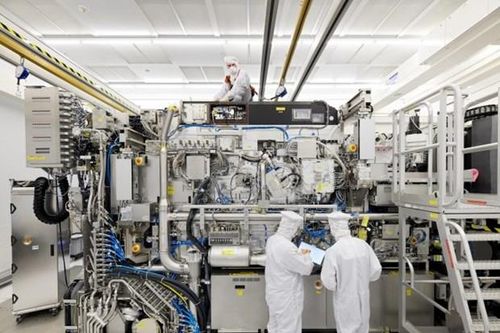 Trung Quốc giải quyết vấn đề khan hiếm nhân sự ngành công nghệ chip