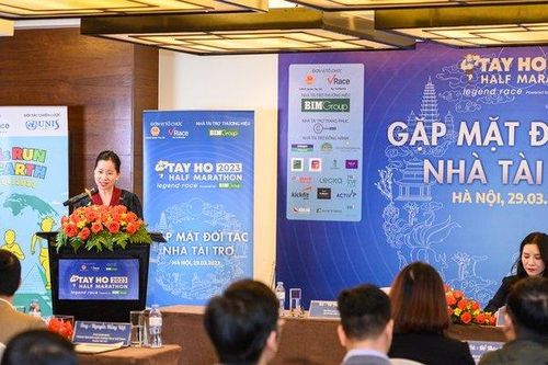 Hà Nội: 5.000 người tranh tài tại Tay Ho Half Marathon 2023