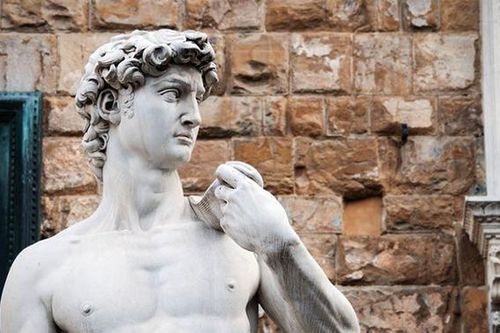 Phụ huynh Mỹ chê tượng David 'khiêu dâm' khiến hiệu trưởng phải từ chức, bảo tàng ở Italia lập tức phản ứng