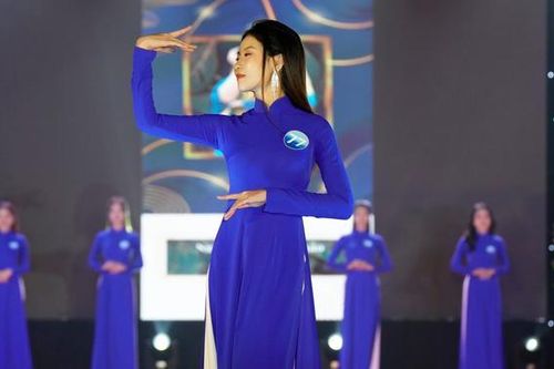 Nữ sinh 20 tuổi trở thành tân Hoa khôi trường ĐH Tài chính - Ngân hàng Hà Nội