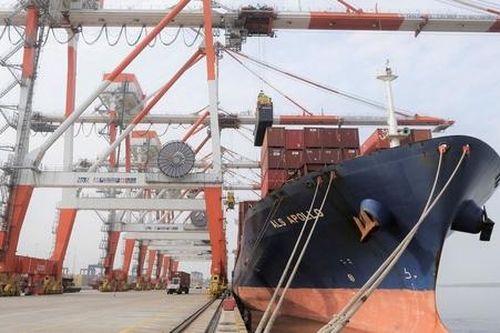 Doanh nghiệp Việt Nam thất thu khoảng 1 tỷ USD/năm vì giá bốc dỡ container thấp hơn một nửa so với khu vực