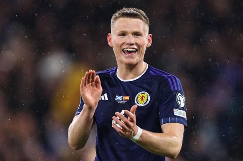 Sao Man Utd ghi 2 bàn, Scotland đánh bại Tây Ban Nha