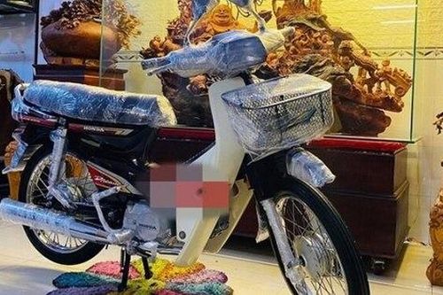 Xe máy 'huyền thoại' từng khiến dân Việt mê mẩn: Choáng với chiếc Dream Thái đắp chiếu 20 năm vẫn được đại gia trả cả tỷ đồng để sở hữu