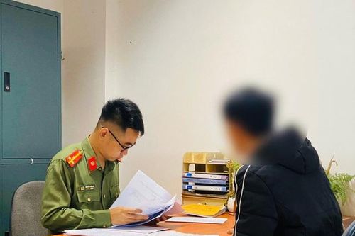Nam thanh niên bị xử phạt 7,5 triệu đồng do báo chốt làm việc của Cảnh sát giao thông lên Facebook