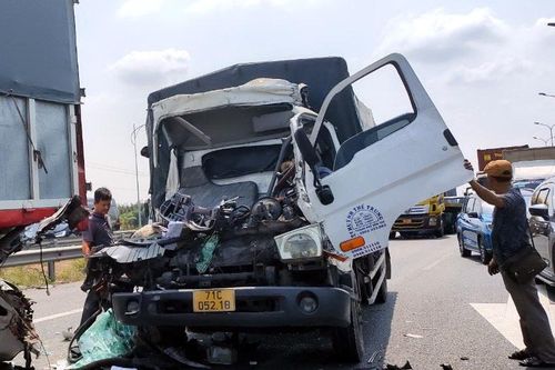 Lái xe tử vong sau tai nạn trên cao tốc Thành phố Hồ Chí Minh-Long Thành-Dầu Giây