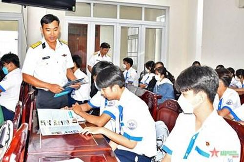 Lữ đoàn 167 tuyên truyền về biển, đảo và thu hút nguồn nhân lực