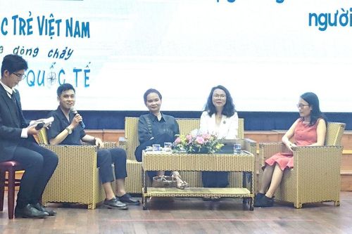 Văn học trẻ Việt ra thế giới: Cơ hội còn... trên giấy