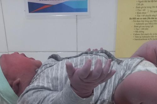 Hà Tĩnh: Thêm một trẻ chào đời cân nặng 6kg
