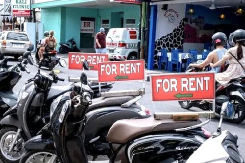 Siết chặt quy định với du khách nước ngoài