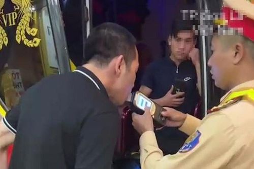 Tài xế xe khách Long Giang vi phạm do uống rượu ngâm 'quả thuốc phiện'