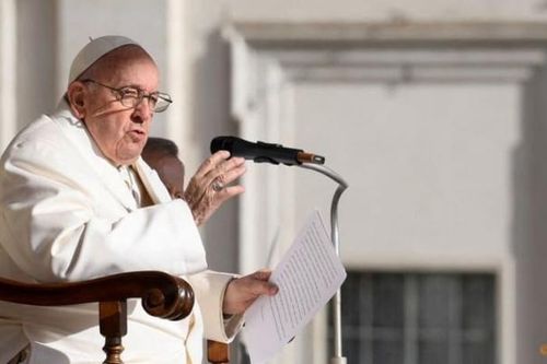 Giáo hoàng Francis phải nhập viện 'vài ngày' vì viêm đường hô hấp