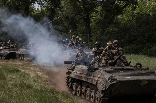 Ukraine công khai chi tiêu quân sự hàng tháng