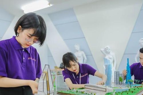 Học cách ứng dụng AI, sinh viên Kiến trúc - Mỹ thuật HUTECH tự tin đi cùng xu hướng