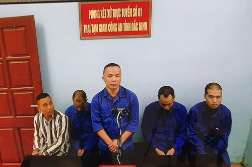 Lĩnh án tù vì mâu thuẫn trong lúc hát karaoke
