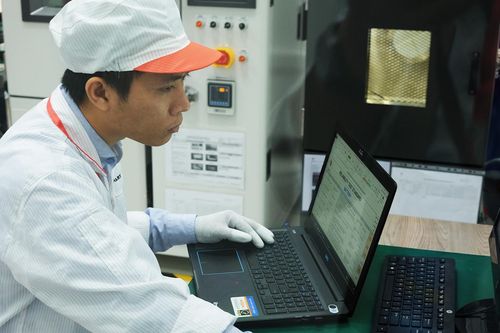 Doanh nghiệp điện tử Việt Nam đang nằm dưới đáy 'đường cong nụ cười'