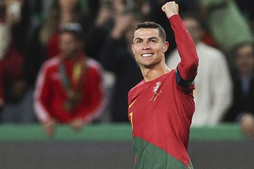 Ronaldo: Chống lại tất cả để hồi sinh