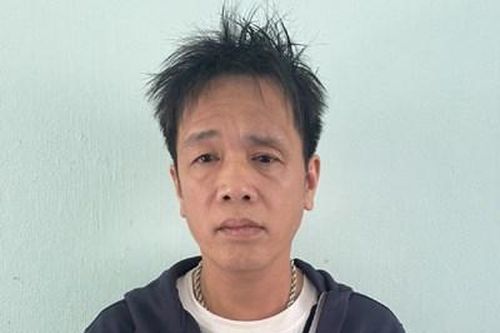 Người đàn ông say rượu, lăng mạ, tát vào mặt Công an