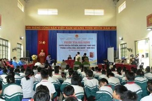Chi đoàn VKSND tỉnh Lào Cai phối hợp tổ chức phiên tòa giả định tuyên truyền pháp luật