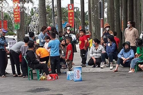 Thị xã Cửa Lò: Nhiều học sinh bị bắt nghỉ học để phản đối kế hoạch quản lý kinh doanh xe điện 4 bánh