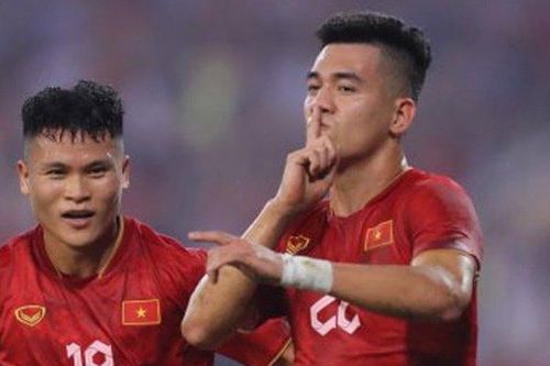 ĐT Việt Nam thăng hạng, bỏ xa Thái Lan trên BXH FIFA