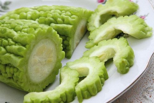 Bài thuốc chữa viêm họng cực nhanh với mướp đắng