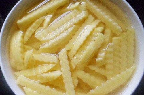 Ngâm khoai tây bào xong đừng vội đổ nước để tránh lãng phí thứ nước 'thần kỳ'
