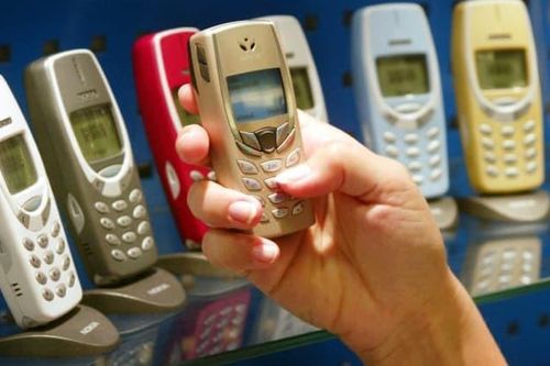 Điện thoại 'cục gạch' bất ngờ được giới trẻ Mỹ ưa thích