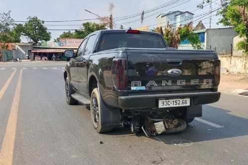 Tai nạn kinh hoàng khiến chàng thanh niên 17 tuổi bỏ mạng dưới gầm xe ô tô bán tải