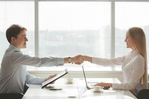 Australia buộc các công ty công bố mức chênh lệch lương theo giới tính