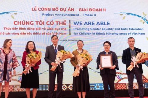 250.000 USD cho dự án giáo dục trẻ em gái dân tộc thiểu số giai đoạn 2