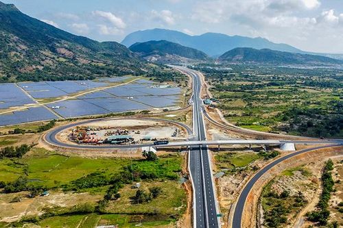 Những tuyến giao thông huyết mạch nhìn từ trên cao