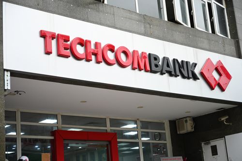 Techcombank đặt mục tiêu lợi nhuận 2023 giảm 14%, tiếp tục không chia cổ tức
