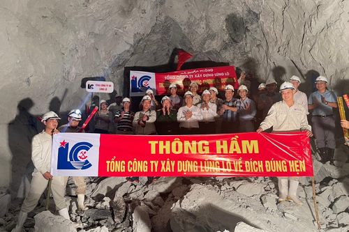 Hoàn thành thông hầm dẫn nước Dự án thủy điện Ialy mở rộng đúng hạn