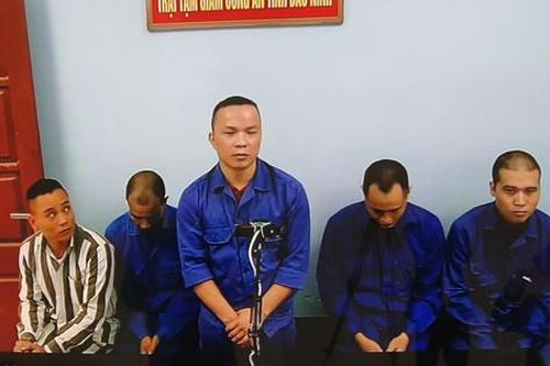 Lĩnh án tù vì mâu thuẫn trong lúc hát karaoke